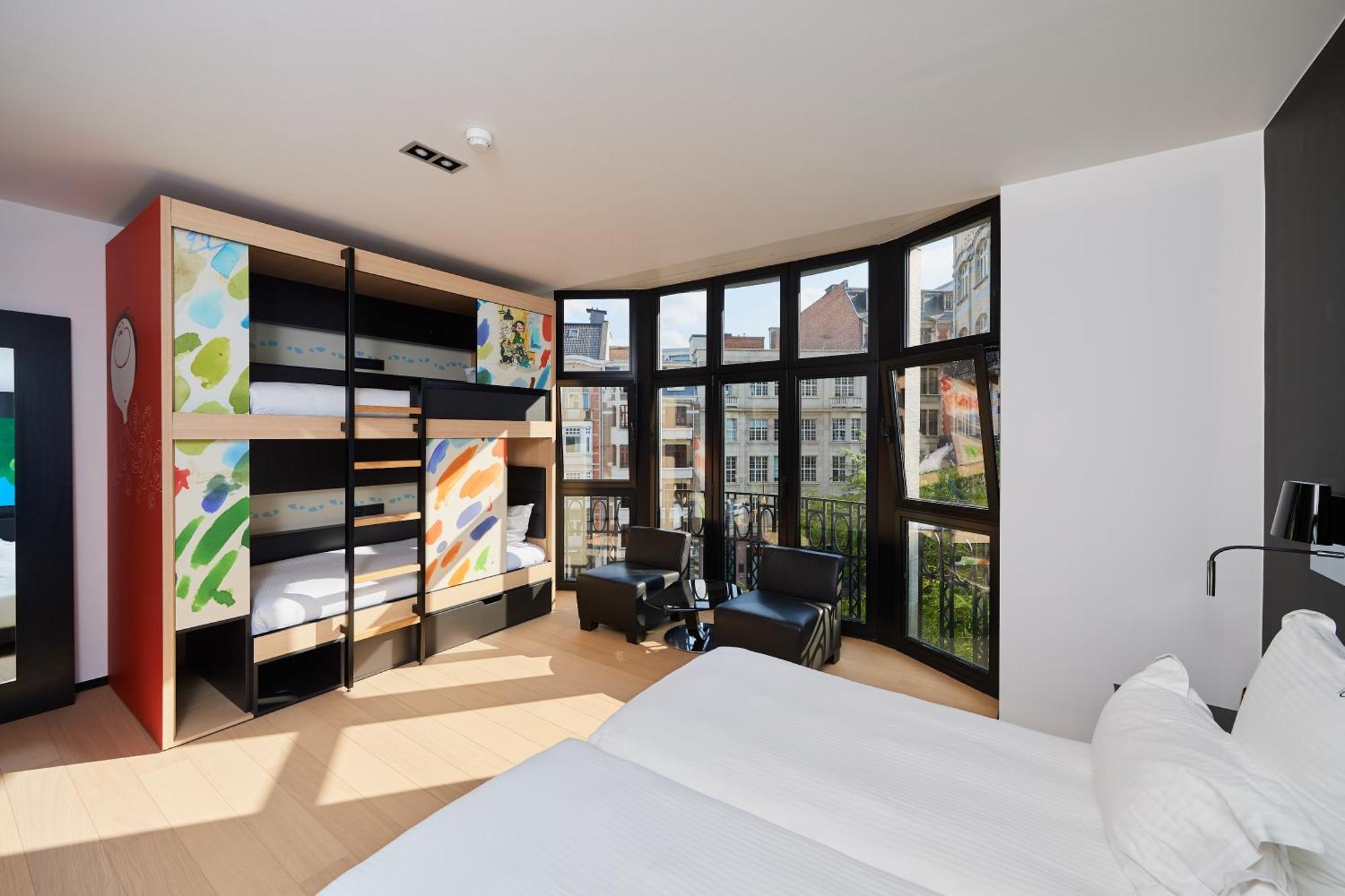 Vierbettzimmer mit Balkon