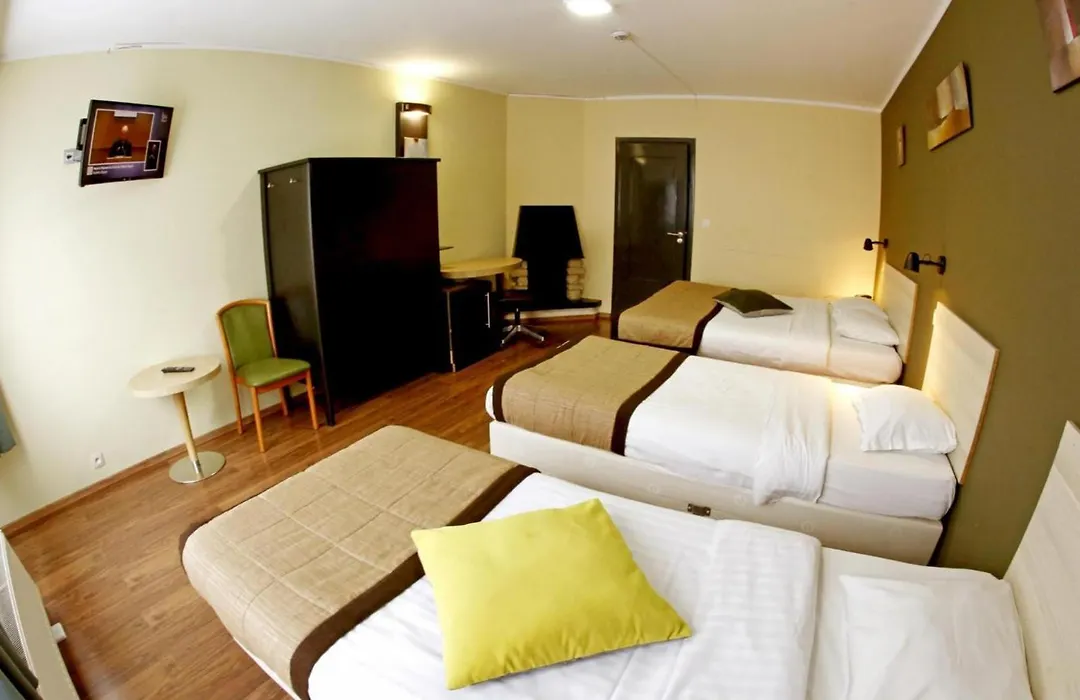 Albert Hotel-1