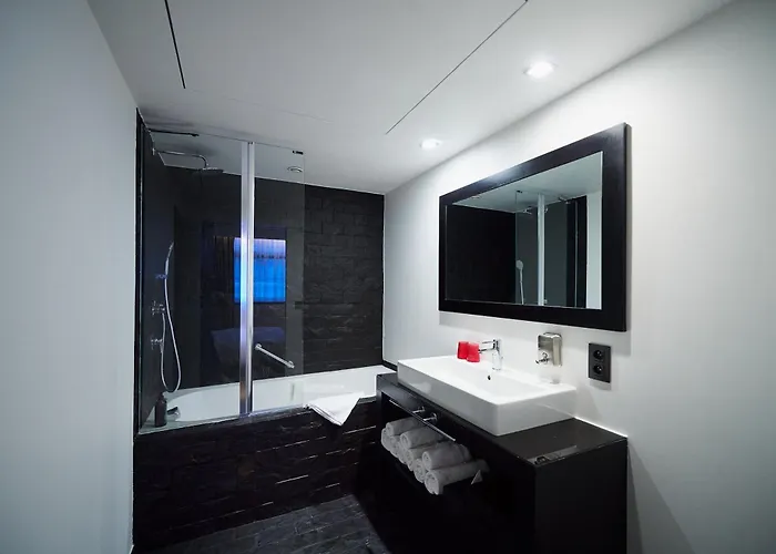 Yooma Urban Lodge Saint-Gilles